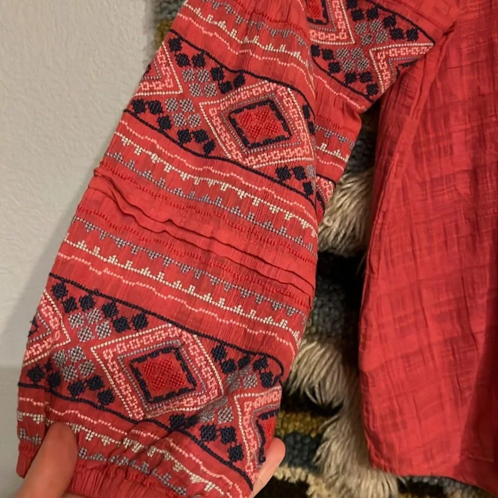 DYLAN Tala Embroidered Tunic Blouse Woven Textured Geometric Nomad Red Size M - Picture 5 of 11